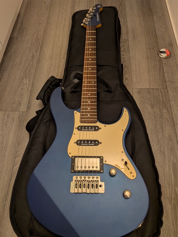 YAMAHA PACIFICA612VIIX (Matte Silk Blue)の画像
